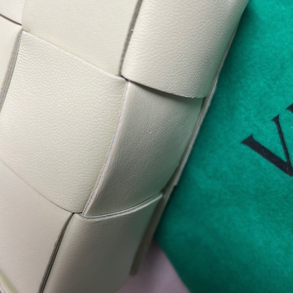 Bottega Veneta Lemon-Green Intrecciato Mini Crossbody Bag - Picture 3 of 7